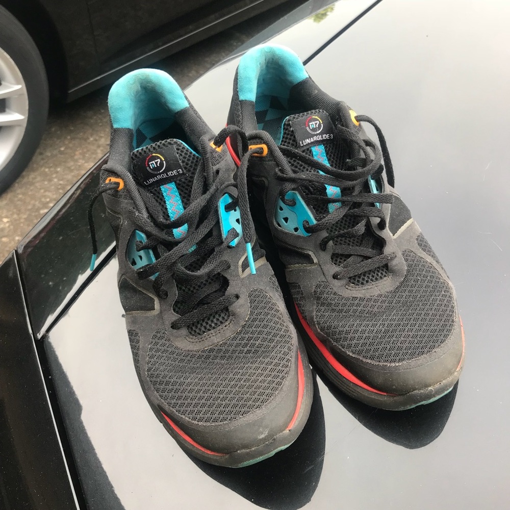 NIKE RUNNING SHOES! - Picture 5 of 5